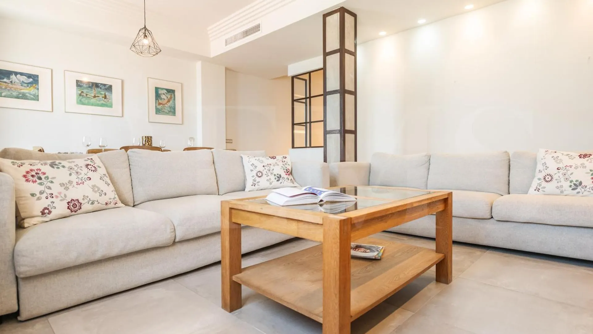 Central Gem With Stunning Port & Sea Views By Rems Malaga Apartment
