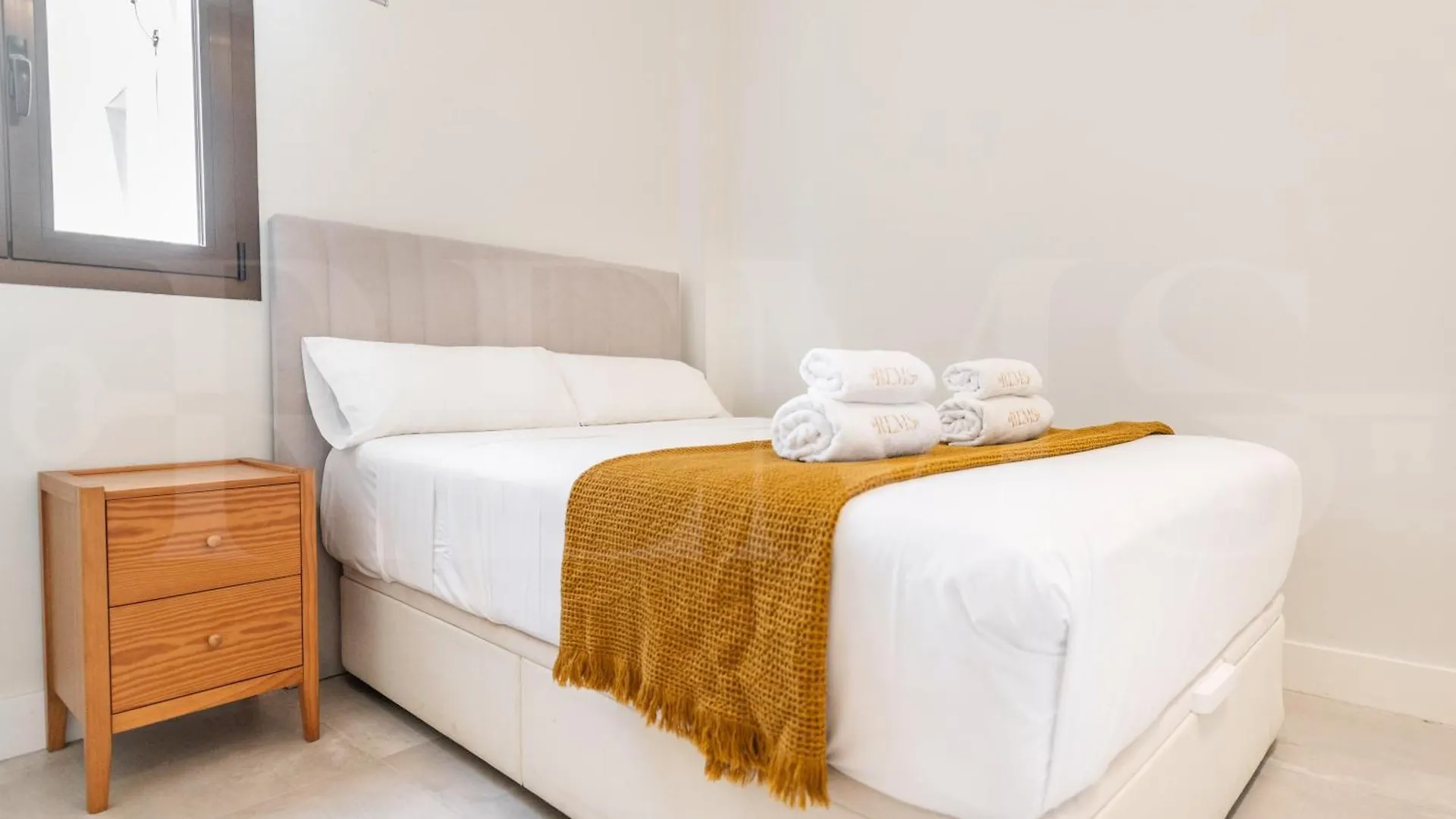 Central Gem With Stunning Port & Sea Views By Rems Malaga