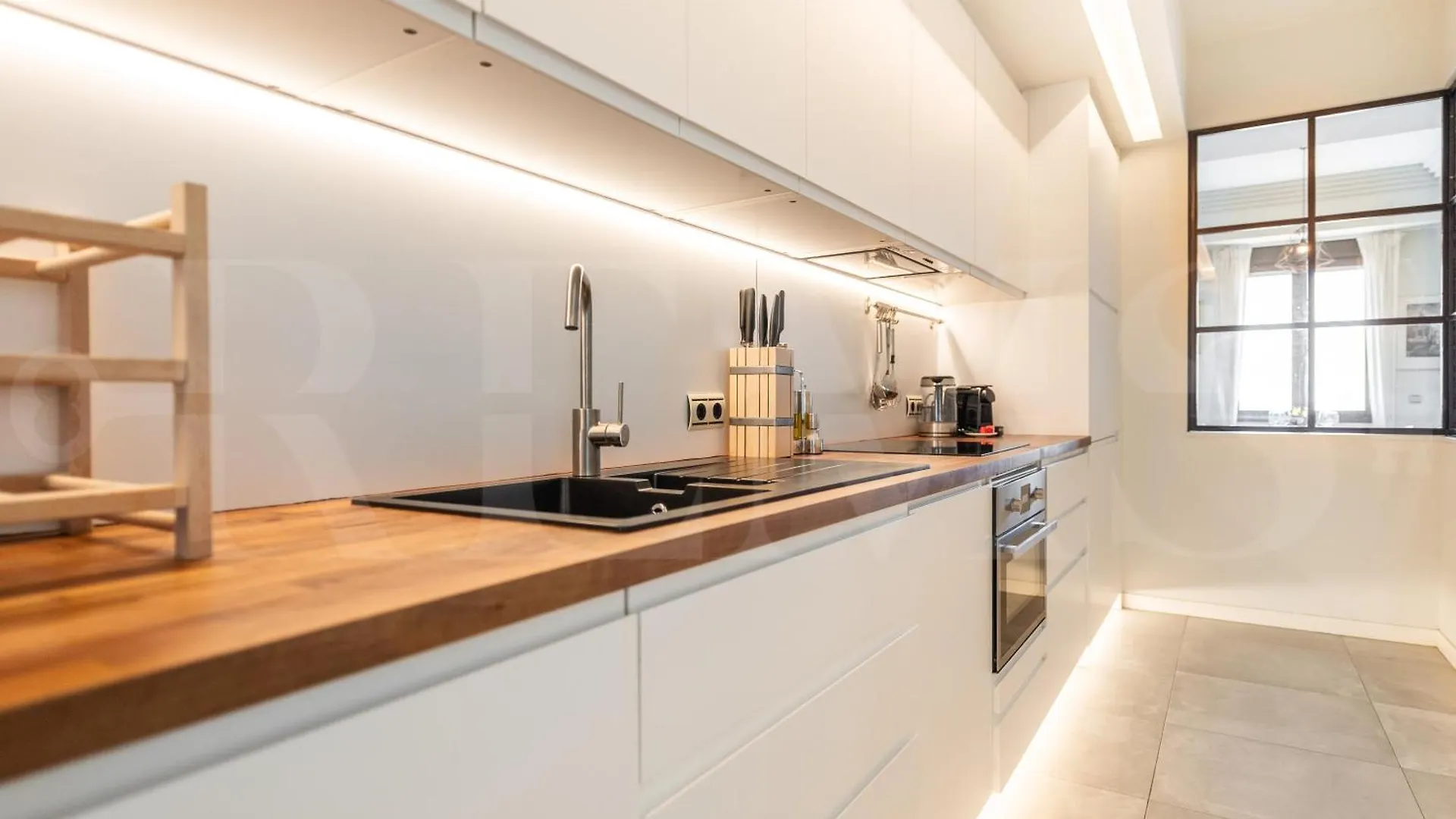 Central Gem With Stunning Port & Sea Views By Rems Malaga 0*,