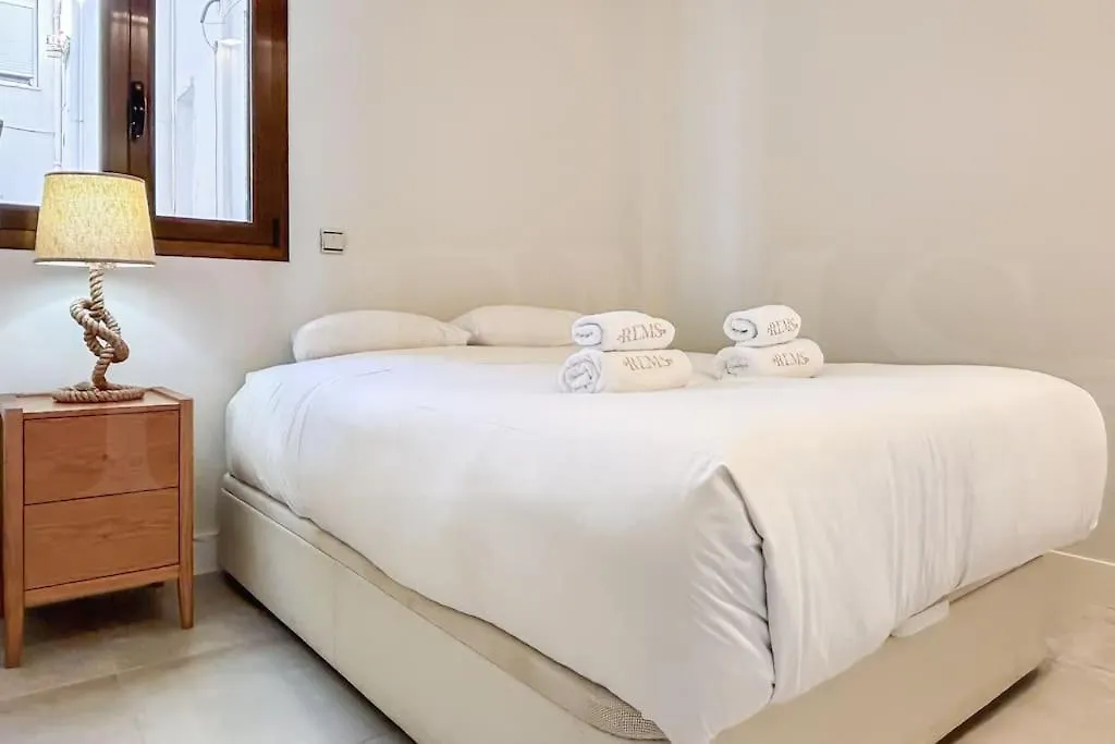 Daire Central Gem With Stunning Port & Sea Views By Rems Málaga